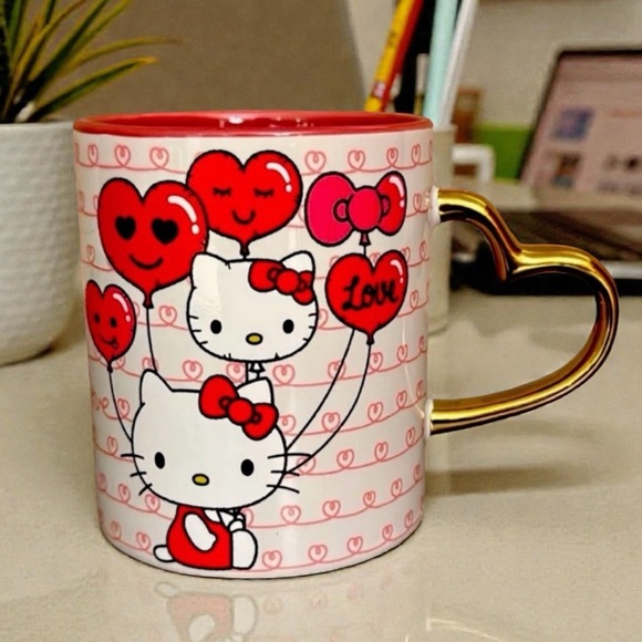 Sanrio Hello Kitty Valentine’s Day Coffee Mug Gold Heart Handle Love Design NEW - Picture 3 of 4